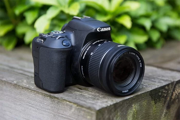 دوربین دیجیتال کانن مدل EOS 90D به همراه لنز 135-18